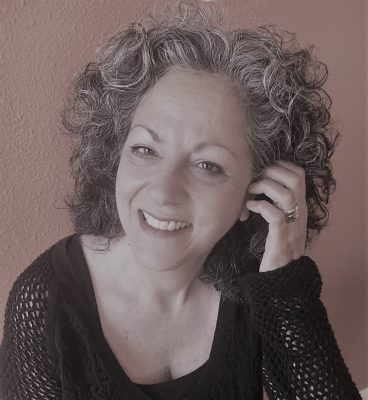 Lauralee Brown "Acoustic Folk/Pop with an Original Twist"